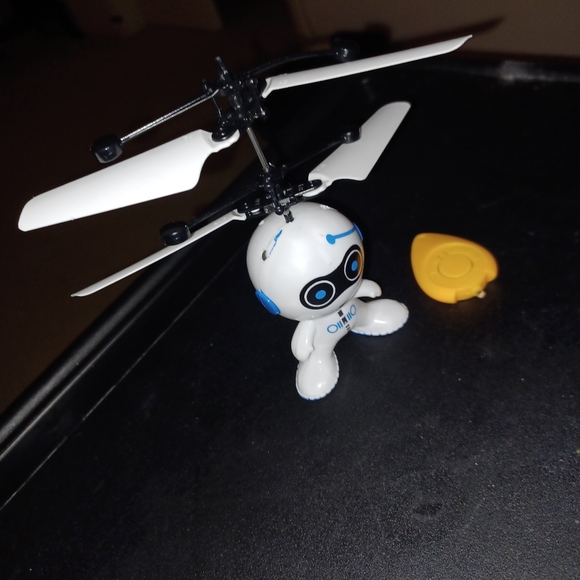 Mini RC Drone - Picture 5 of 8